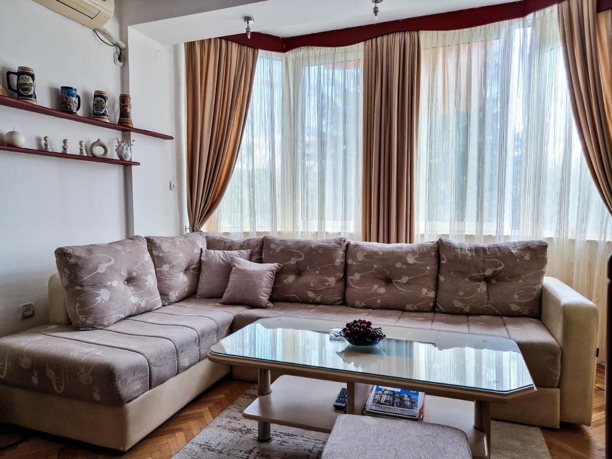 Boulevard Apartment *